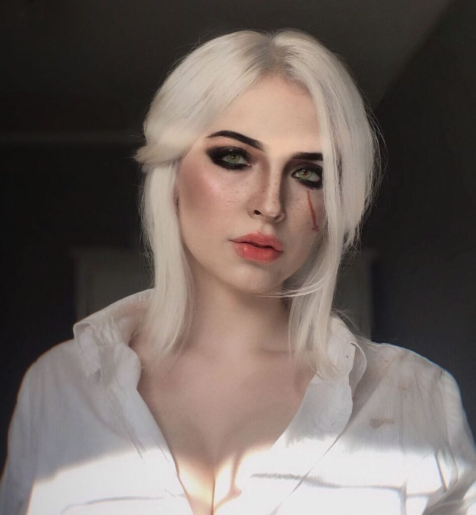 Thayse Kloppel Cosplay Ciri from The Witcher