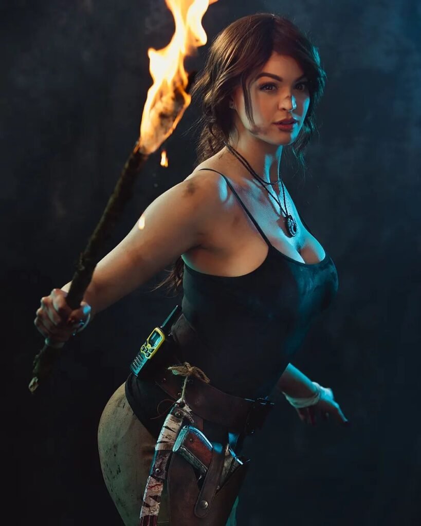 Danielle de Nicola cosplay Tomb Raider